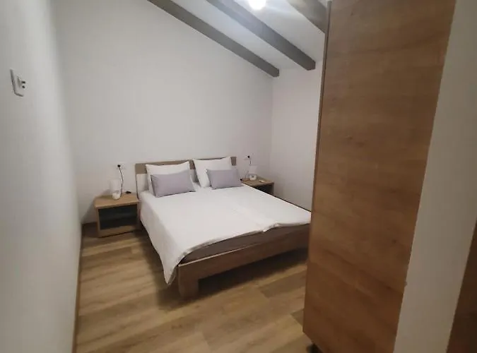Maris Apartament *
