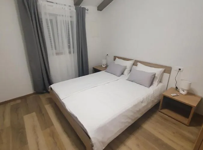 Maris Apartament *